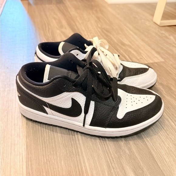 Women’s Air Jordan 1 Low SE ‘Homage’ Leather Sneakers - Picture 1 of 6